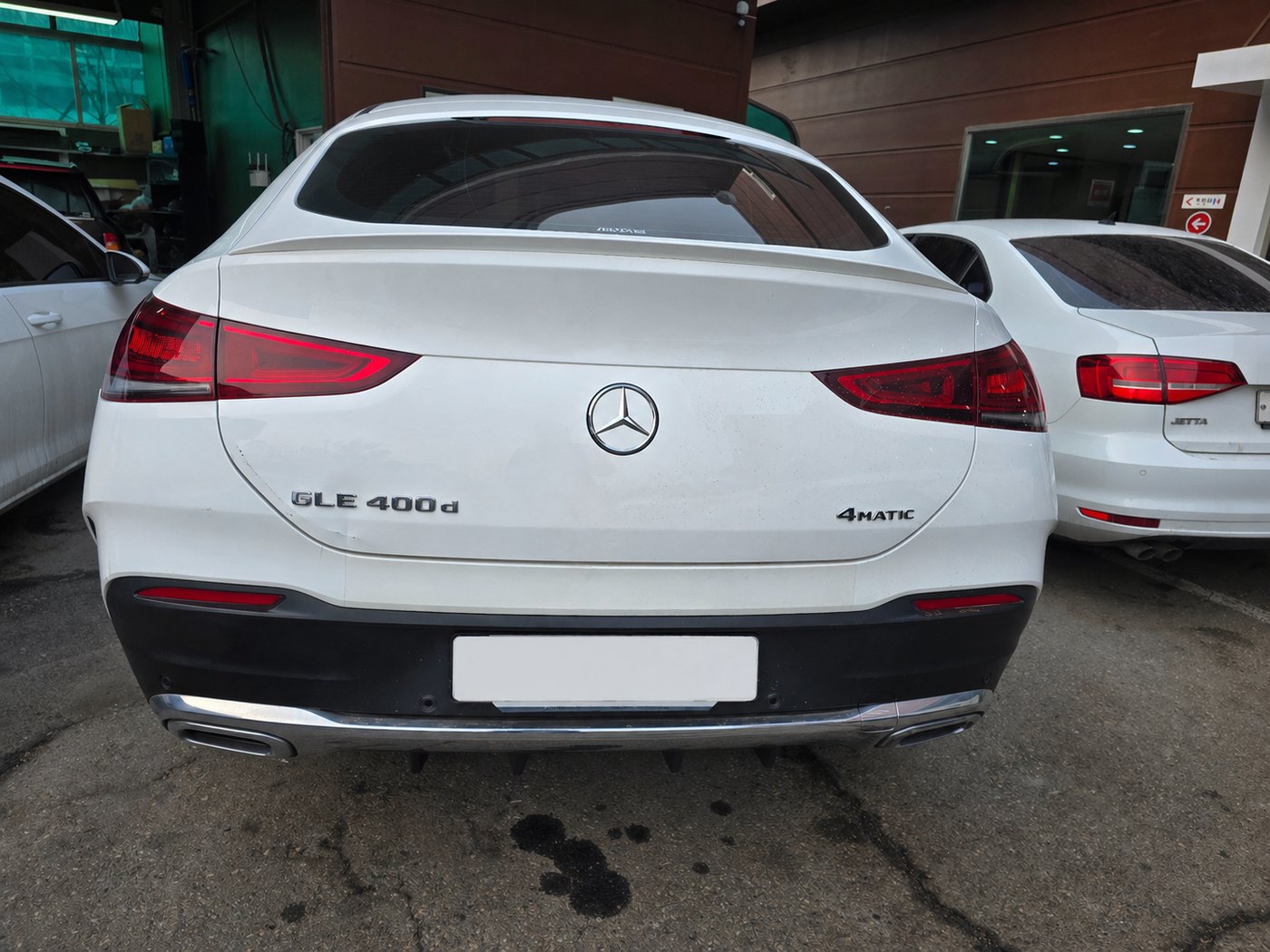 벤츠 GLE 400d 트렁크 뒤범퍼 사고수리